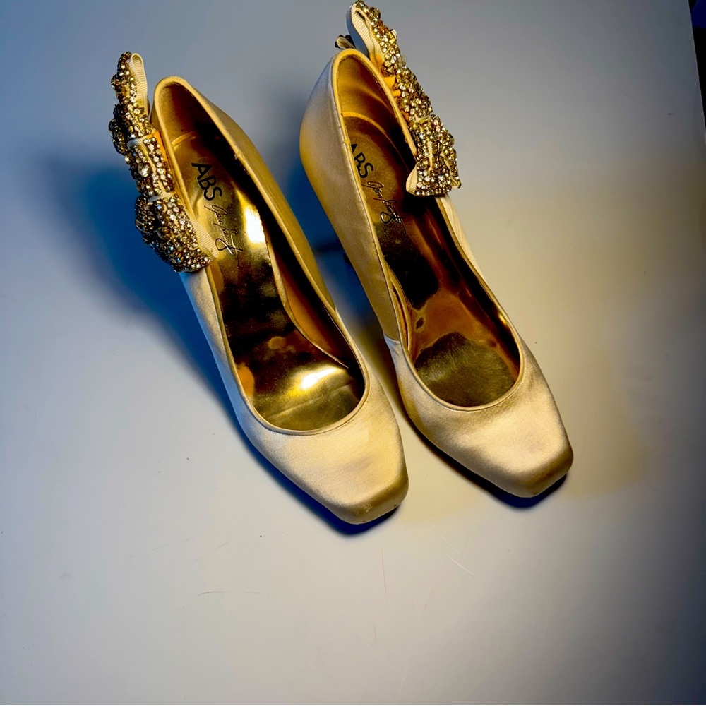 ABS ivory satin pumps